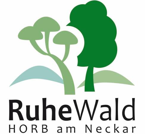 Logo von RuheWald Horb am Neckar mit stilisierten grünen Bäumen und Hügeln.