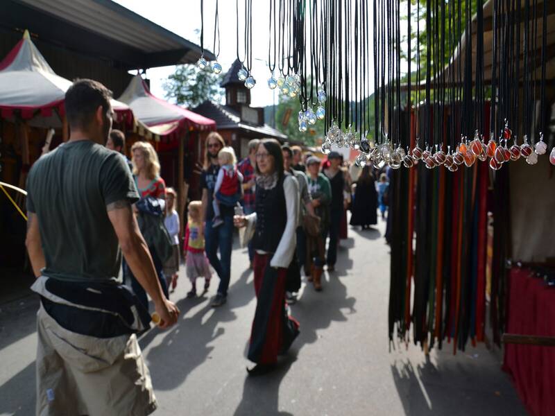 Vielzahl an Besuchern am Mittelaltermarkt 